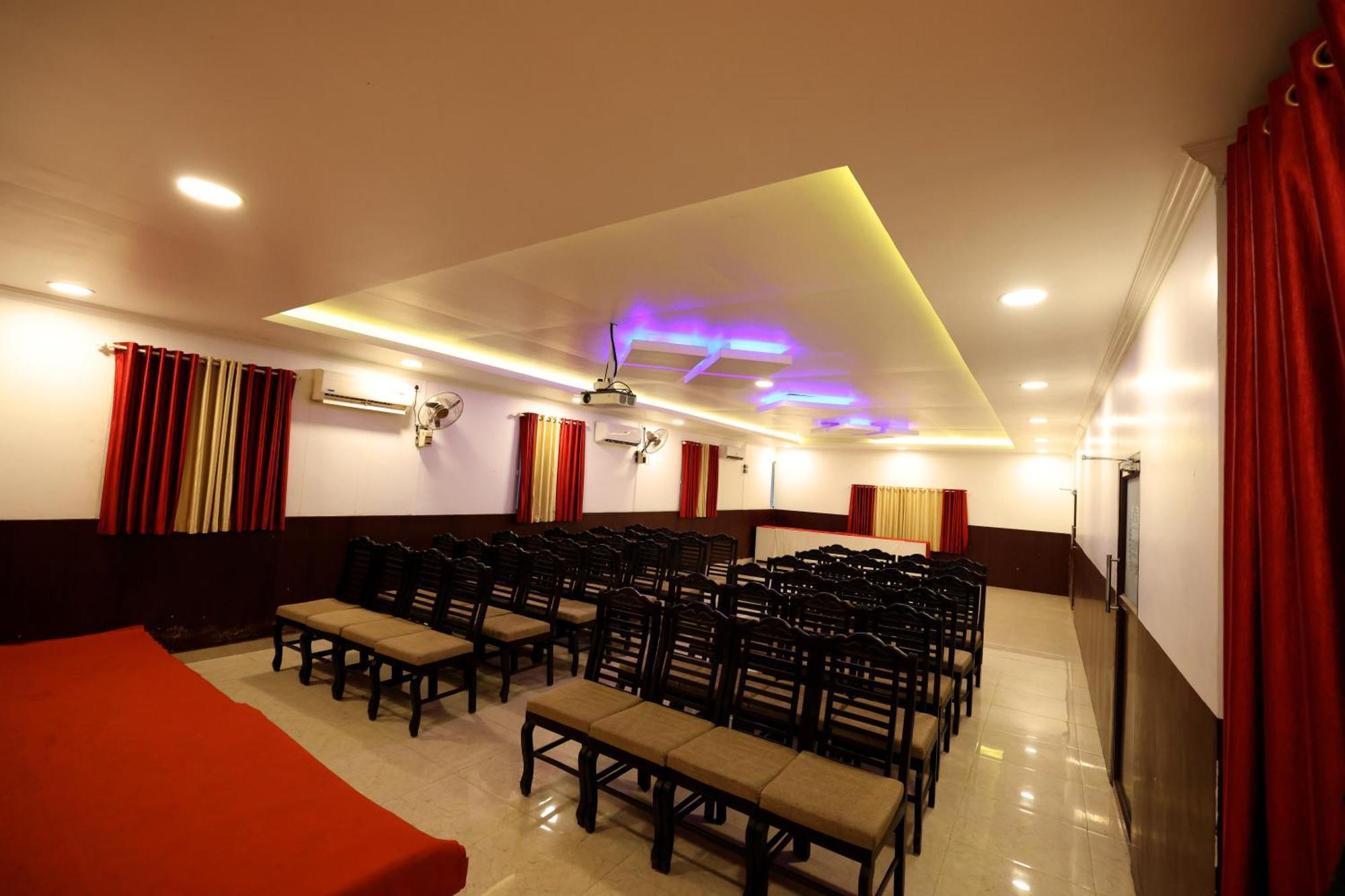 Hydel Palace Athirappilly By Bestinn Leisure Exterior photo